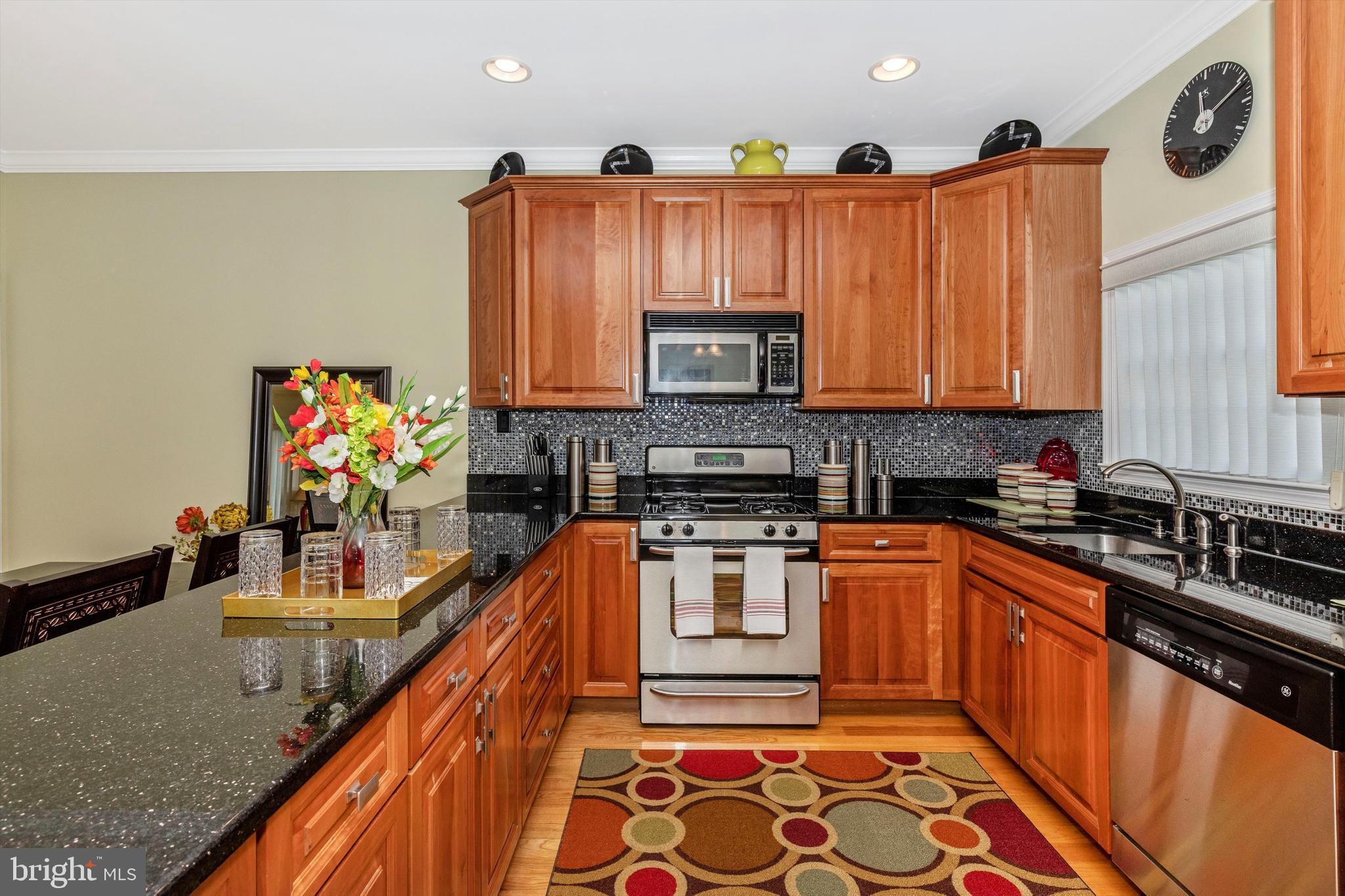 498 Harmon Road Philadelphia, PA 19128 - Photo 16 of 60