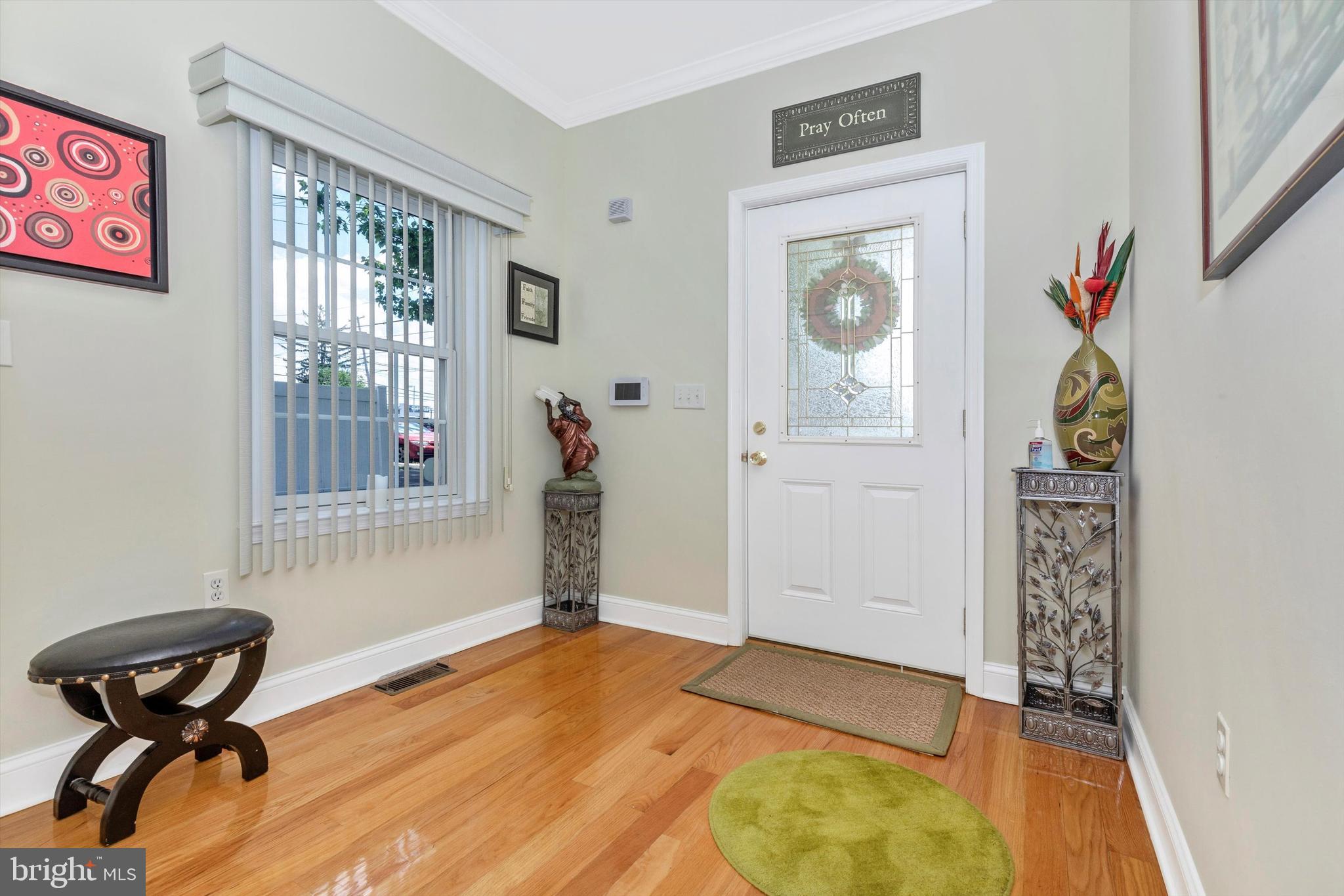 498 Harmon Road Philadelphia, PA 19128 - Photo 3 of 60