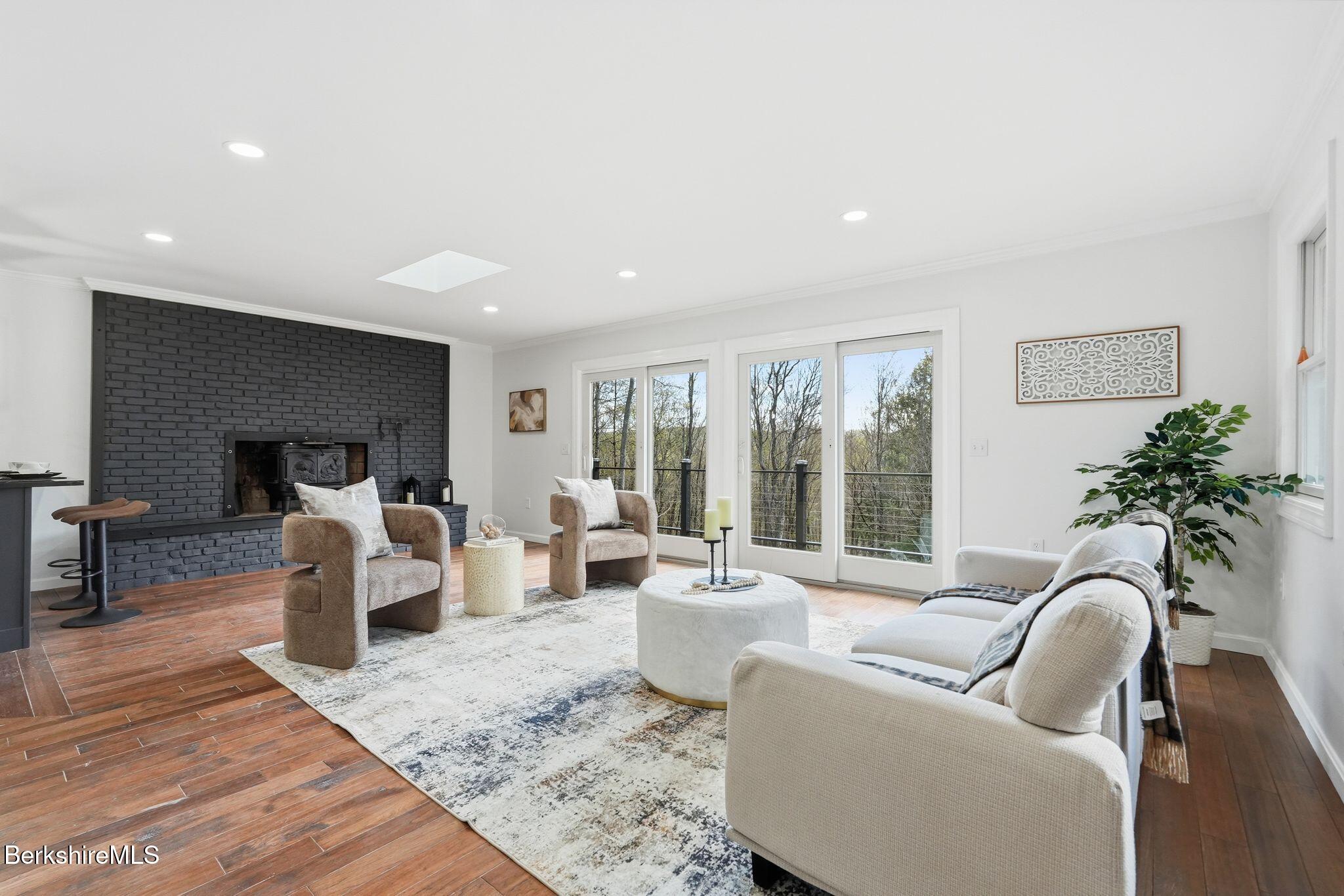 349 North Washington State Road Washington, MA 01223 - Photo 20 of 57 Great room