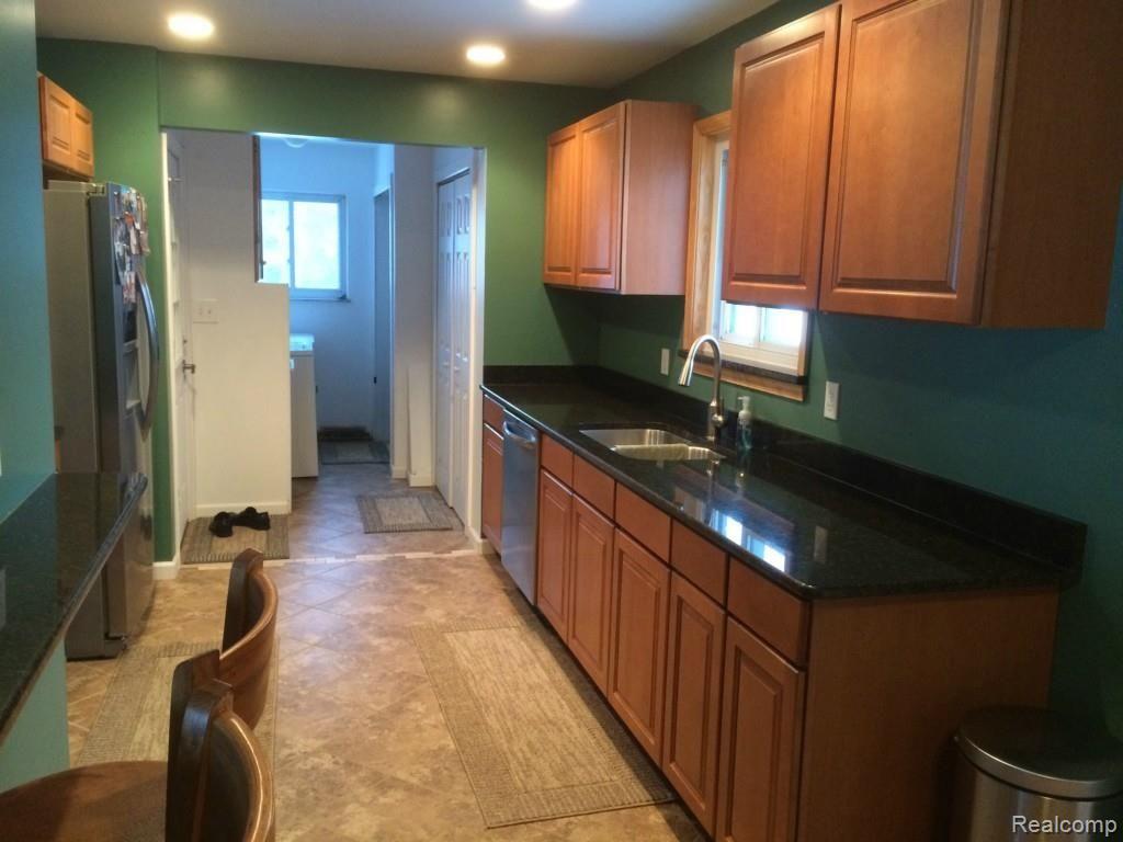 10225 Carroll Road Columbus, MI 48063 - Photo 10 of 27 IMG_0345.jpg