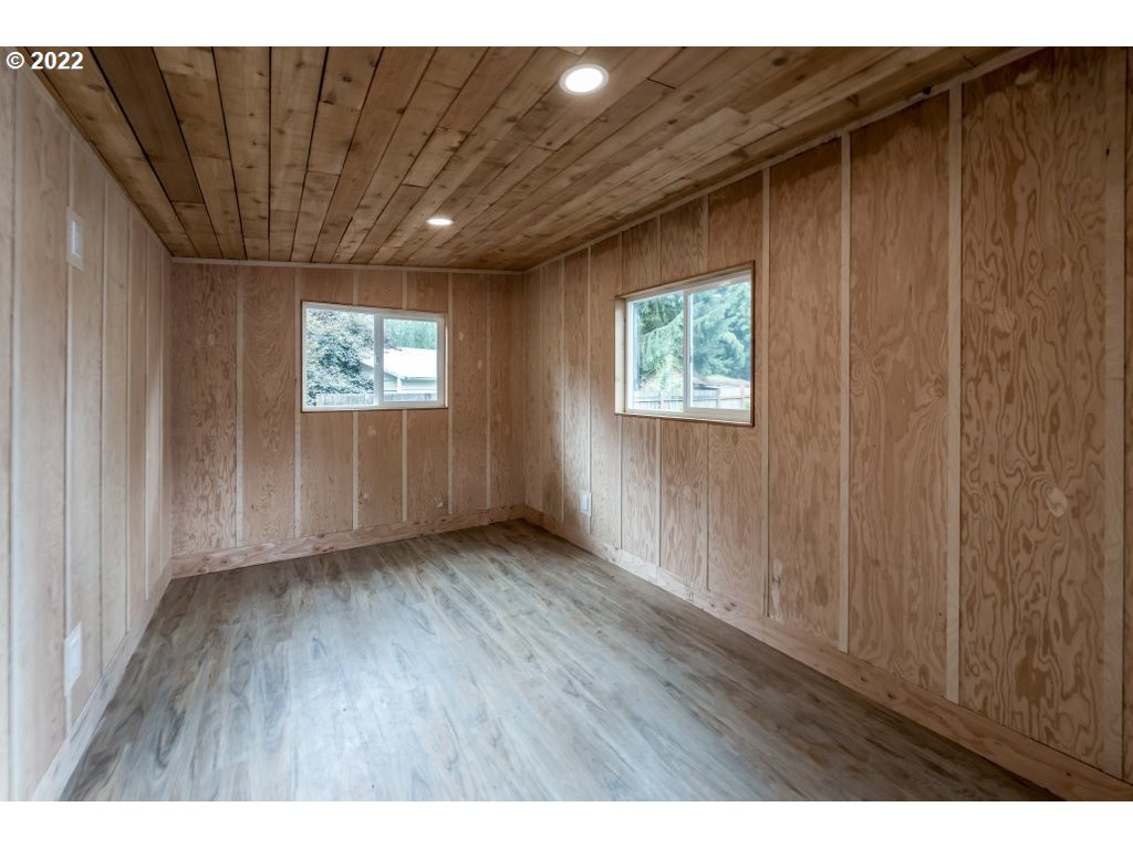 5840 Southwest Burma Road Lake Oswego, OR 97035 - Photo 25 of 27 Gallery Image 25