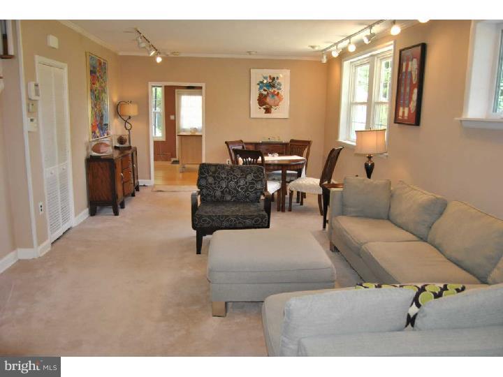 605 Arbor Road Cheltenham, PA 19012 - Photo 3 of 25 Living Room