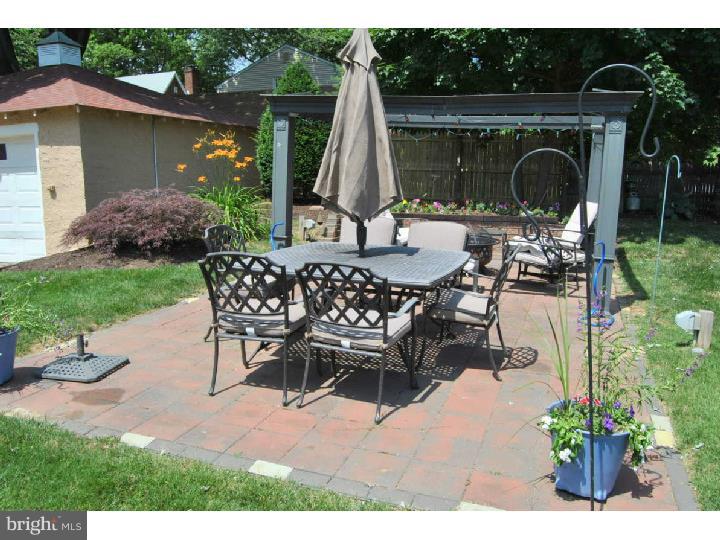 605 Arbor Road Cheltenham, PA 19012 - Photo 22 of 25 Side Yard