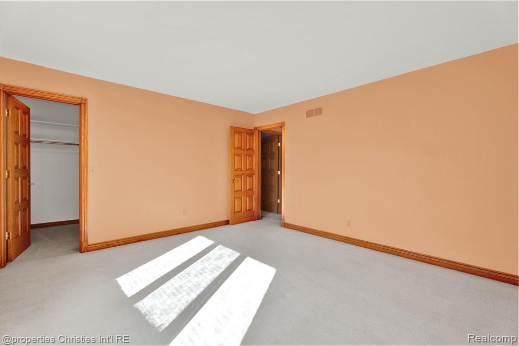 2160 Reagan Drive Rochester Hills, MI 48309 - Photo 42 of 60