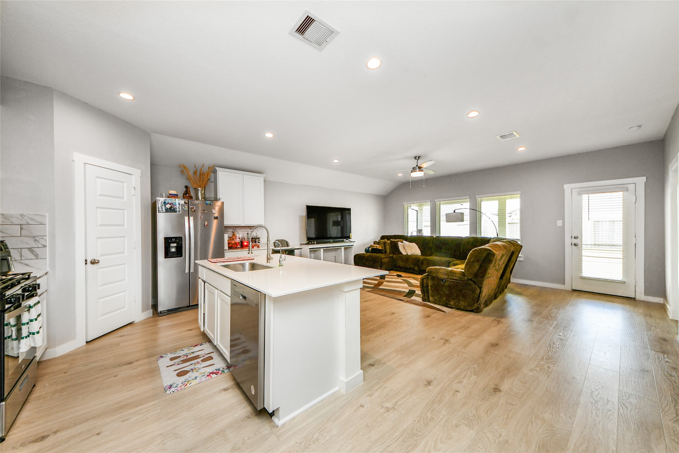 31711 Melkridge Road Fulshear, TX 77441 - Photo 3 of 41