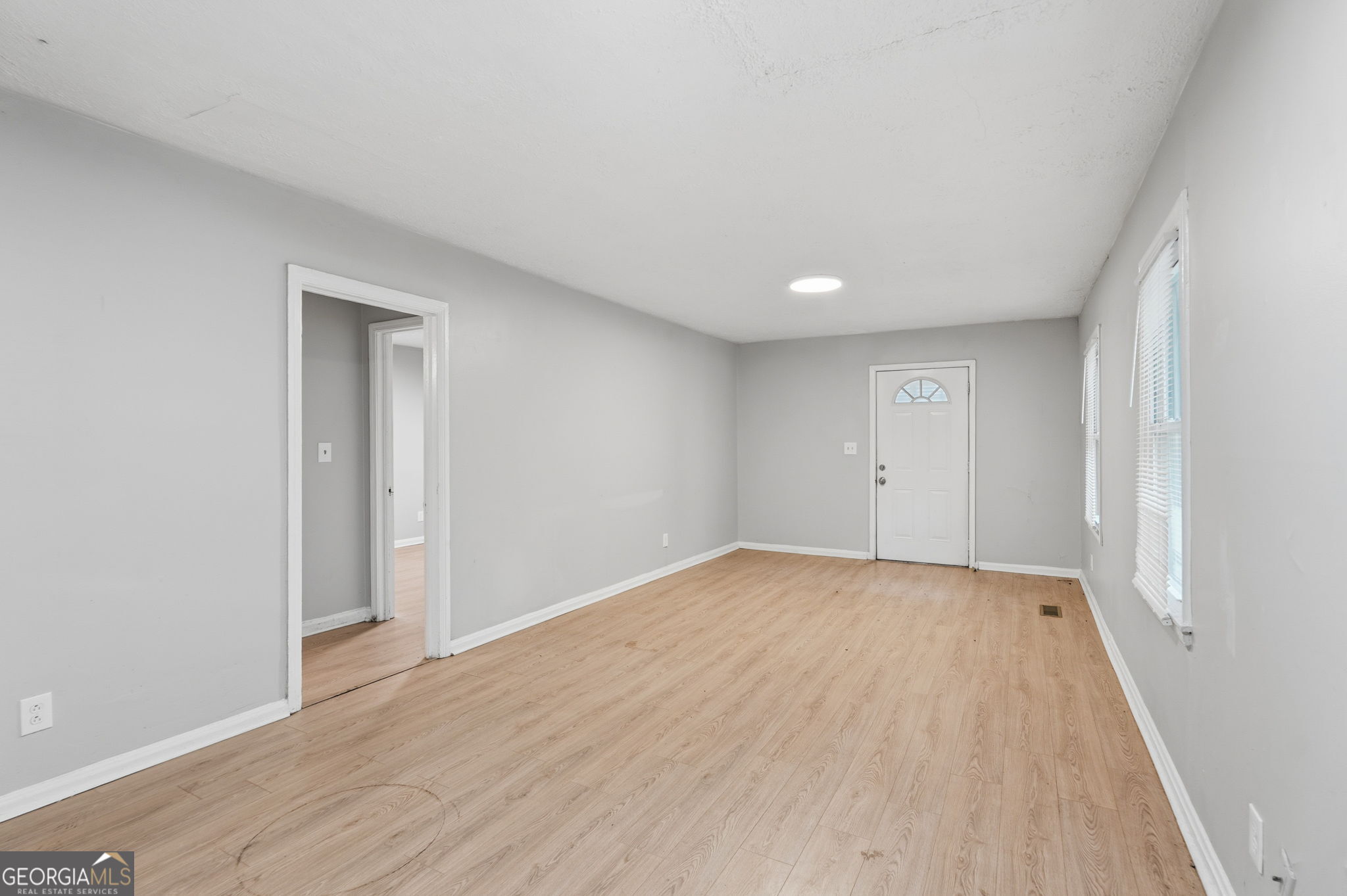 178 Meador Way Southeast Atlanta, GA 30315 - Photo 5 of 32 Gallery Image 5