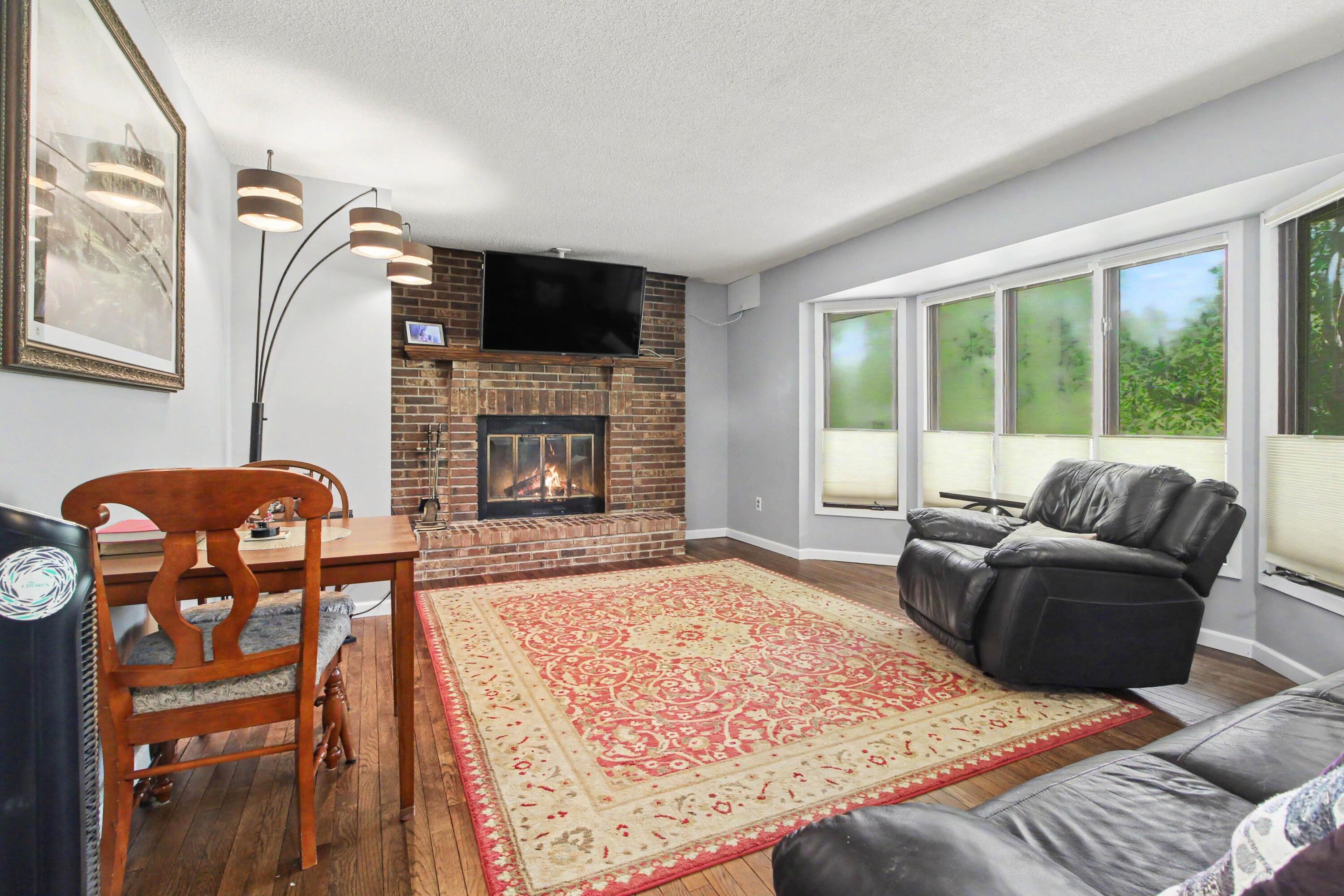 41141 Savage Road Belleville, MI 48111 - Photo 8 of 26 006_file_6509