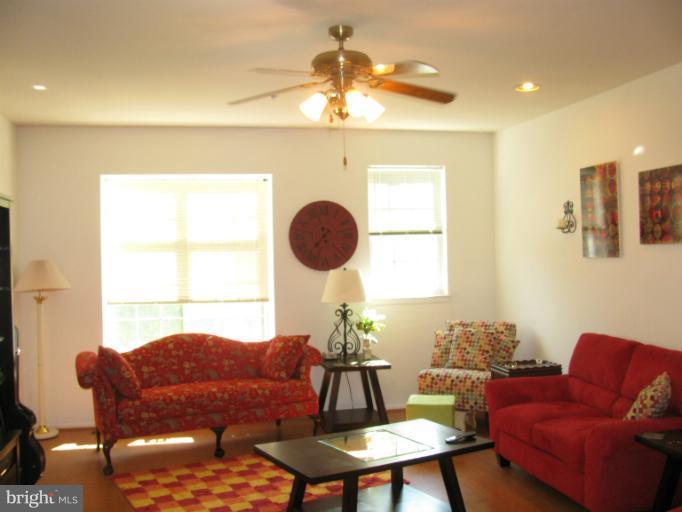 6354 Wind Rider Way Columbia, MD 21045 - Photo 7 of 15 Living Room