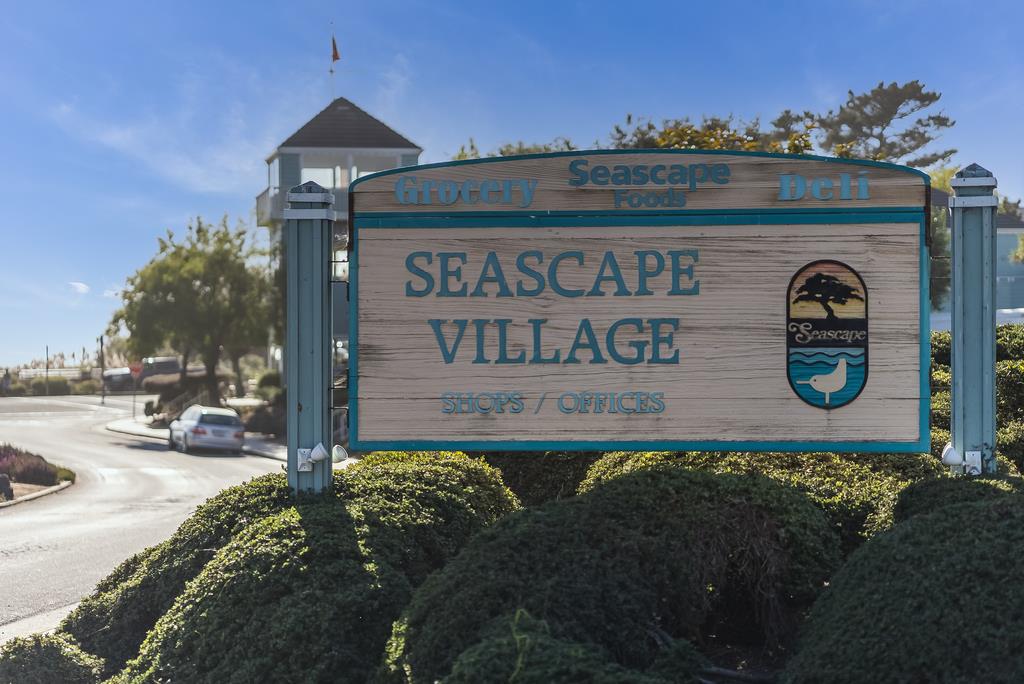 1695 Seascape Boulevard Aptos, CA 95003 - Photo 81 of 87 a front view of a house with garden