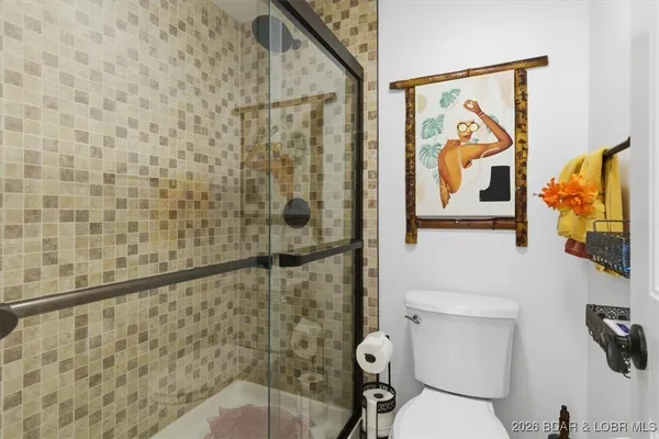 $699,000 | 404 Deer Path Drive, Linn Creek, MO 65052