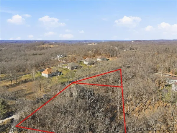 $699,000 | 404 Deer Path Drive, Linn Creek, MO 65052