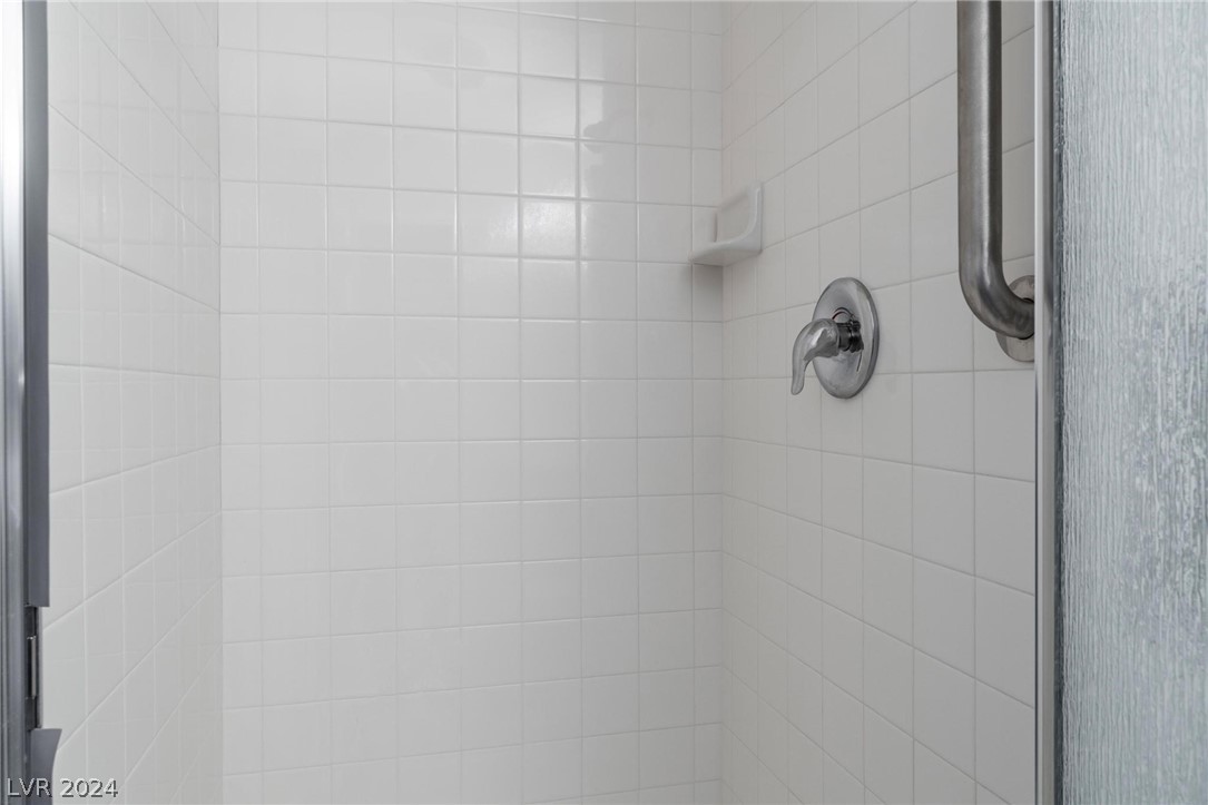 356 East Desert Inn Road, Unit 226 Las Vegas, NV 89109 - Photo 23 of 34 Gallery Image 23