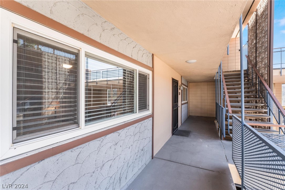356 East Desert Inn Road, Unit 226 Las Vegas, NV 89109 - Photo 6 of 34 Gallery Image 6