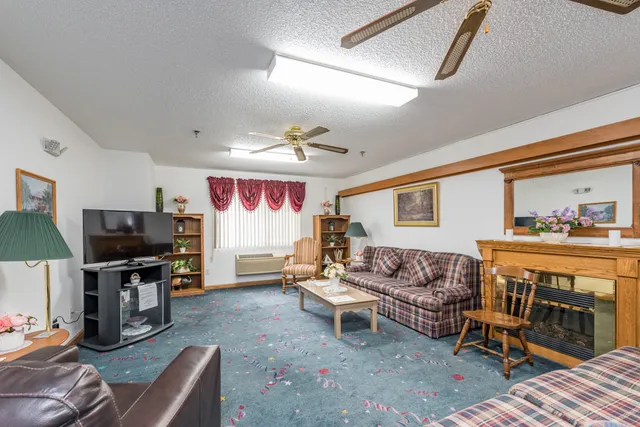 $1,190 | 3305 Sunset Avenue, Unit 123, Waukegan, IL 60087