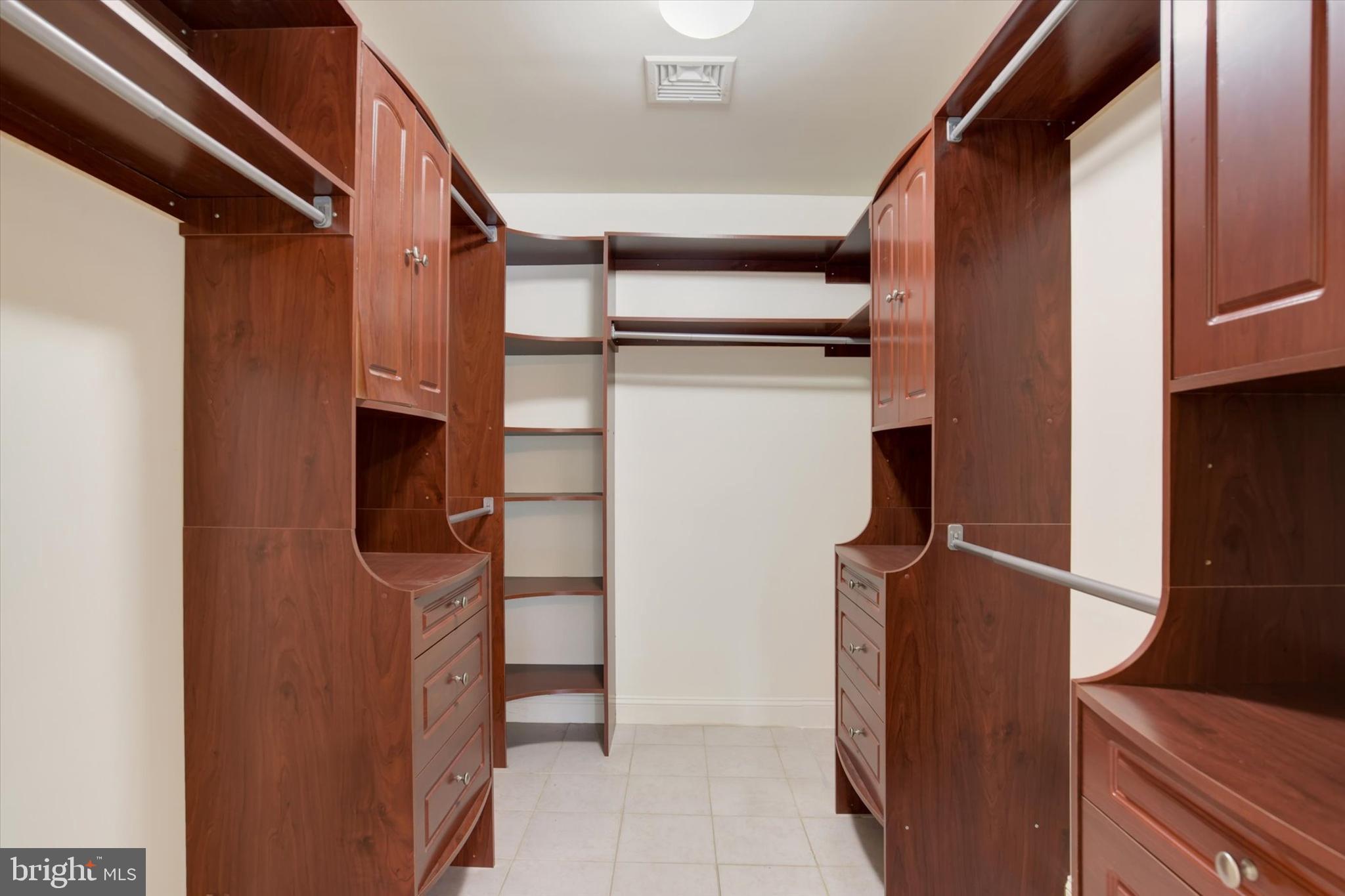 4420 Rathlin Court Harrisburg, PA 17112 - Photo 28 of 41 a view of walk in closet