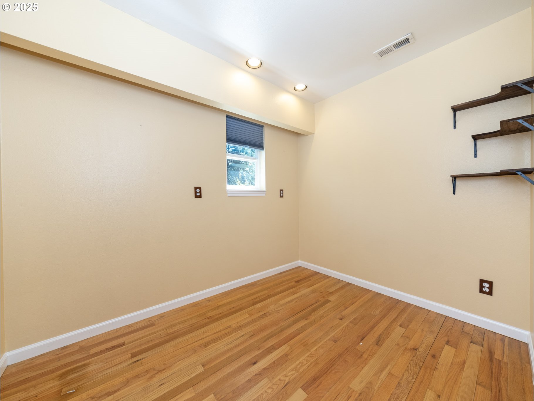 64977 Nehalem Highway North Vernonia, OR 97064 - Photo 26 of 48 a view of room with wooden floor and fan