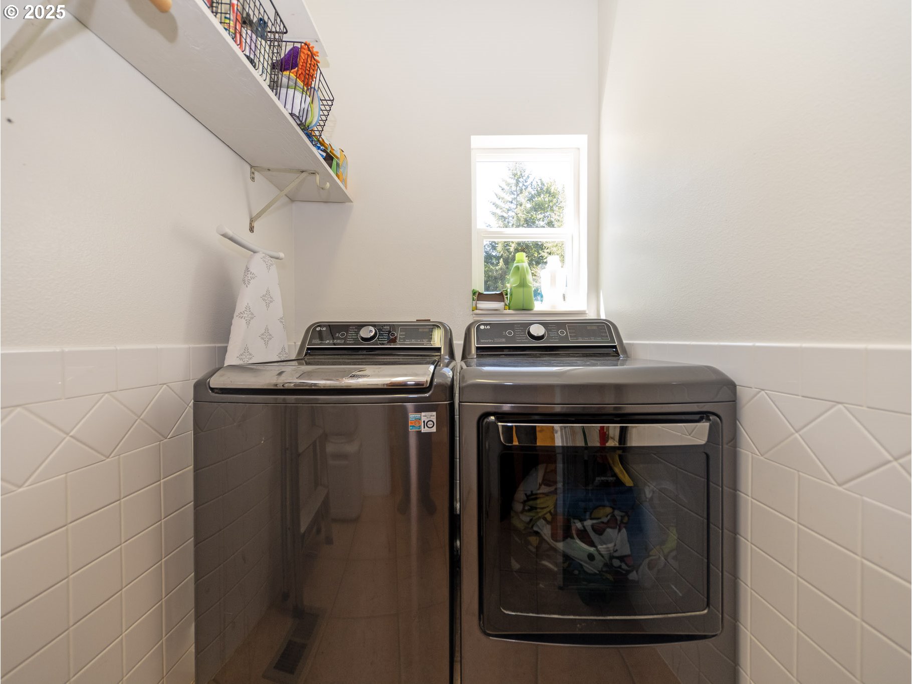 64977 Nehalem Highway North Vernonia, OR 97064 - Photo 27 of 48 a view of washer and dryer