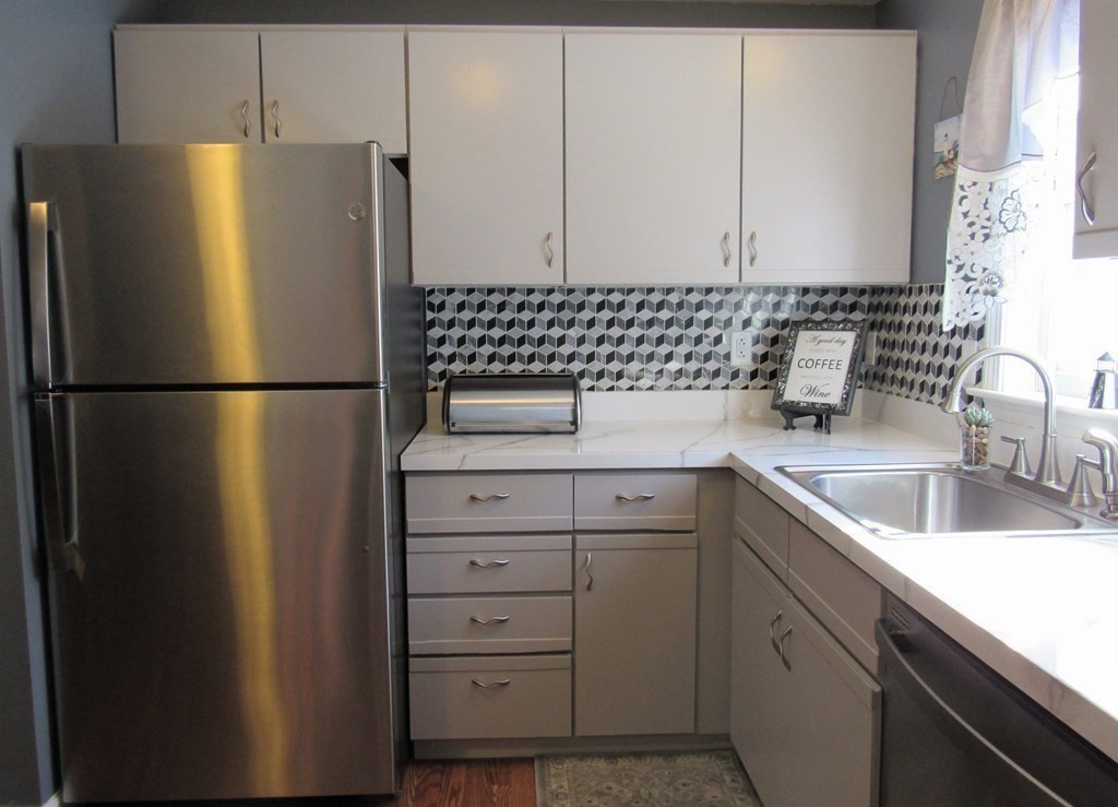 643 State Road, Unit 1A Plymouth, MA 02360 - Photo 3 of 23 Gallery Image 3