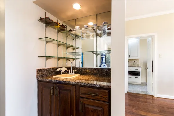 $2,340 | 3350 McCue Road, Unit 201, Houston, TX 77056