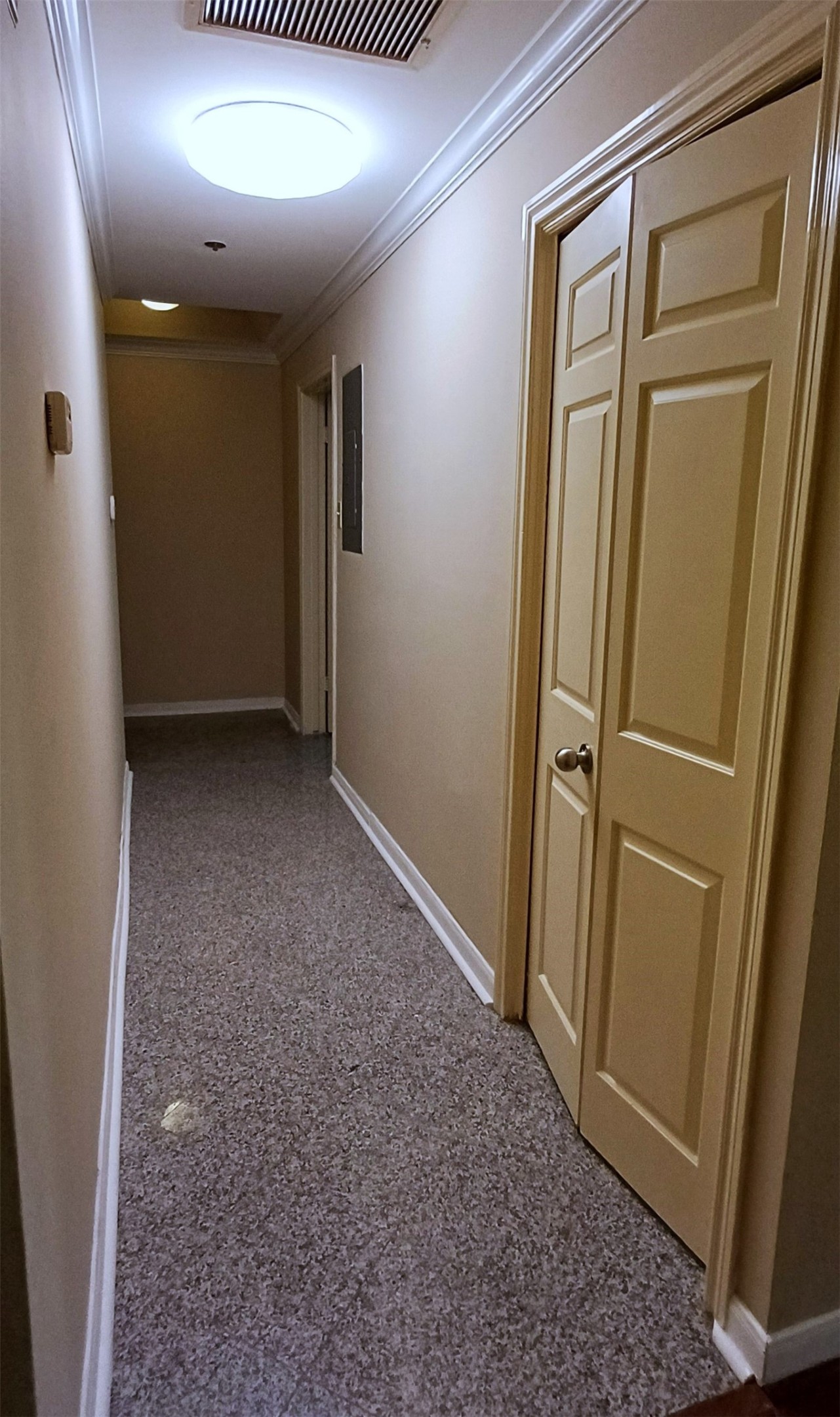3350 McCue Road, Unit 201 Houston, TX 77056 - Photo 28 of 39 an empty room with wooden floor and windows