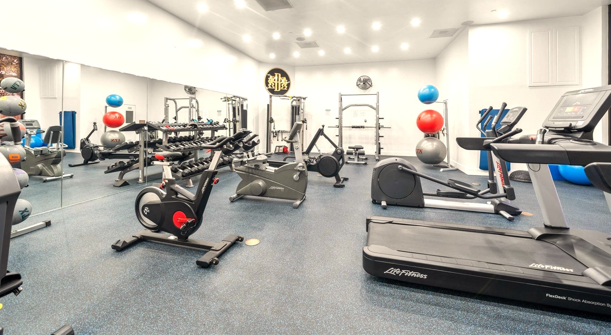 3350 McCue Road, Unit 201 Houston, TX 77056 - Photo 35 of 39 a view of a room with gym equipment