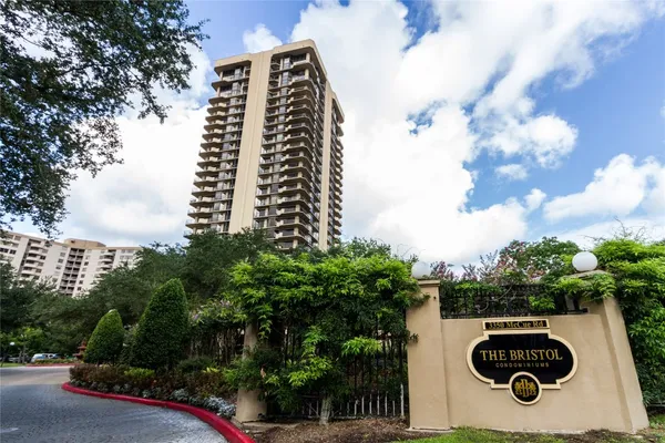 $2,340 | 3350 McCue Road, Unit 201, Houston, TX 77056