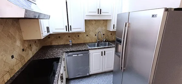 $2,340 | 3350 McCue Road, Unit 201, Houston, TX 77056