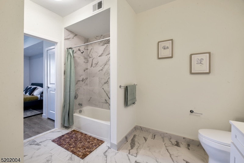 377 Summerhill Road, Unit DLUX East Brunswick, NJ 08816 - Photo 18 of 50