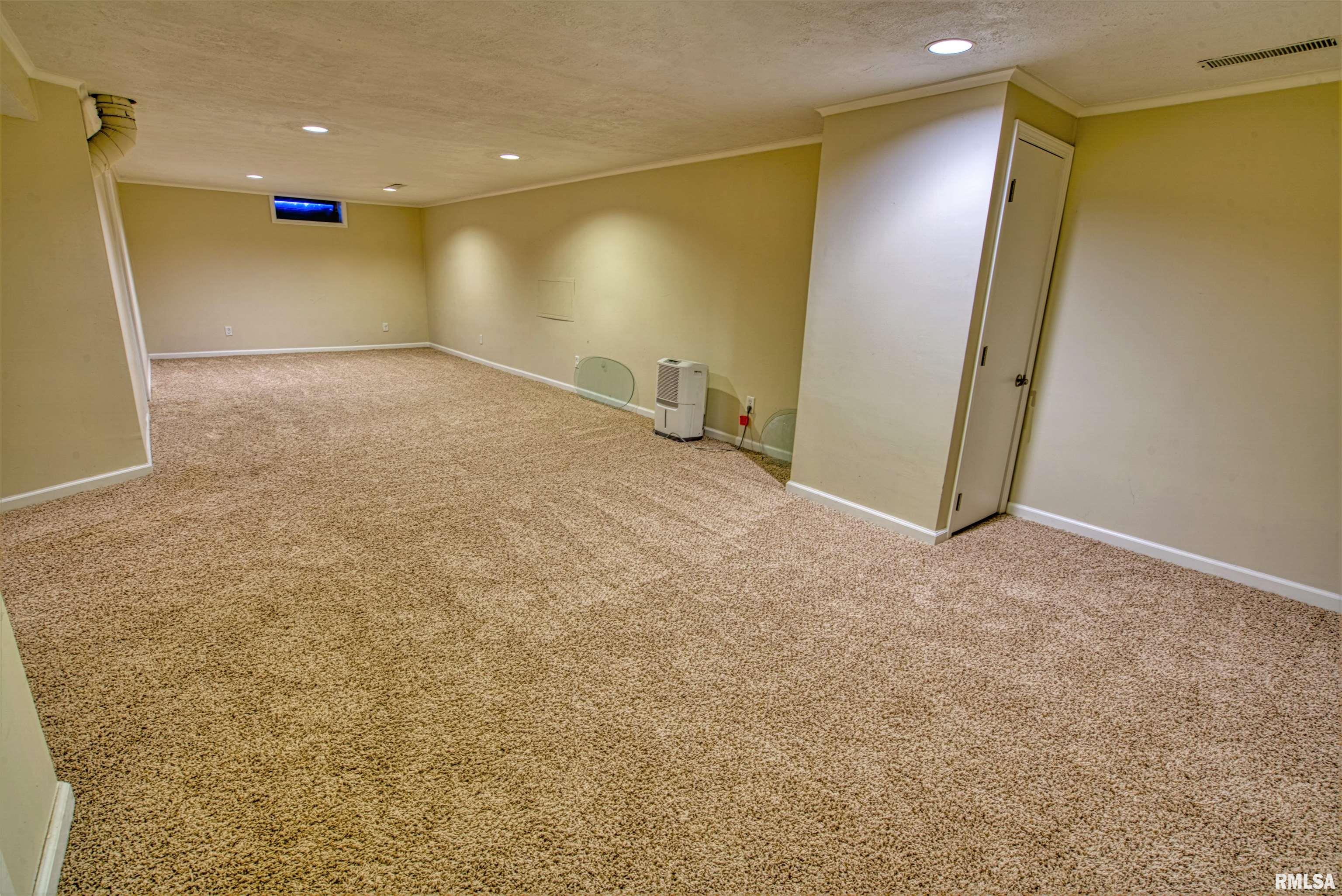 600 West Timber Ridge Drive Peoria, IL 61615 - Photo 16 of 22 Gallery Image 16