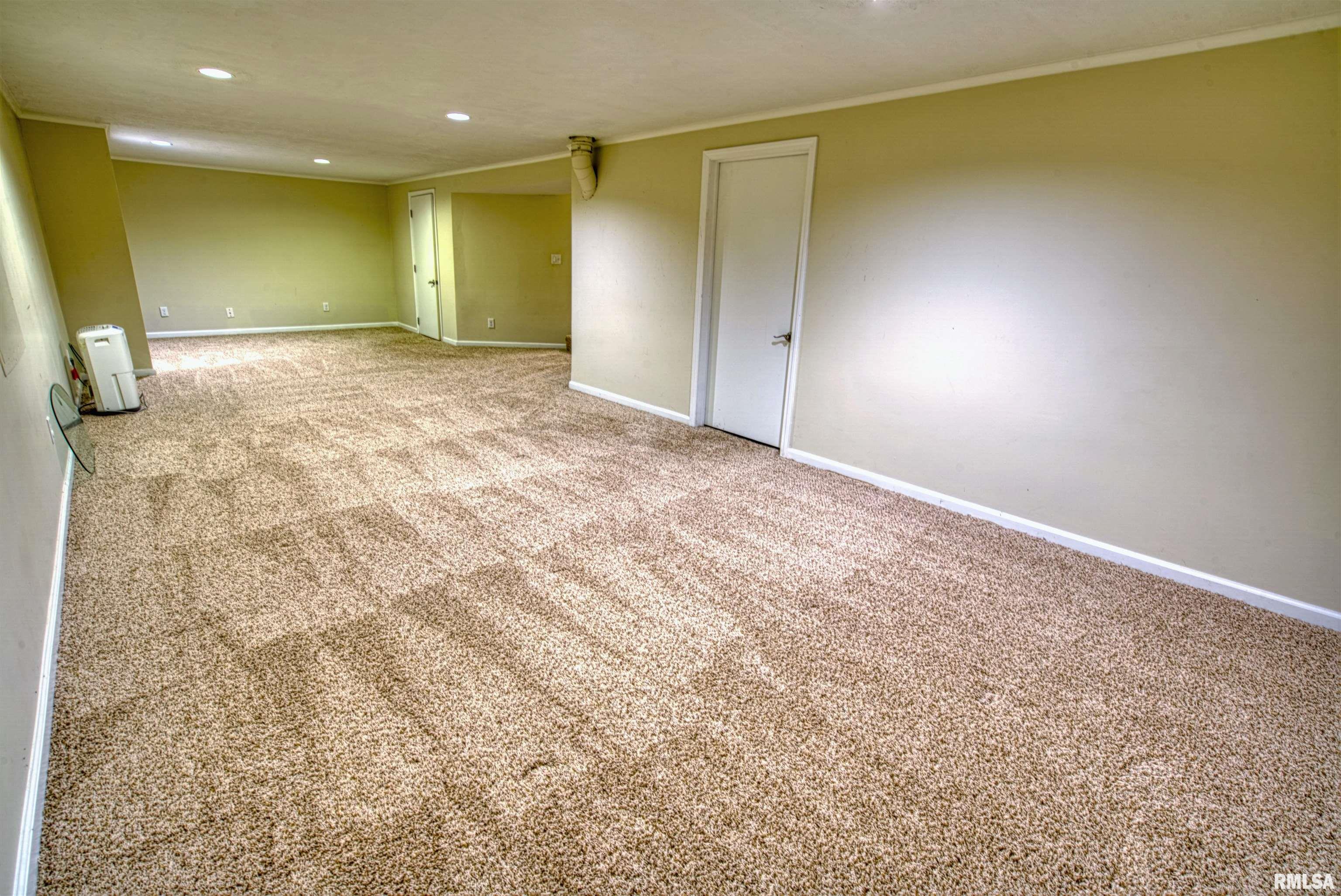 600 West Timber Ridge Drive Peoria, IL 61615 - Photo 17 of 22 Gallery Image 17