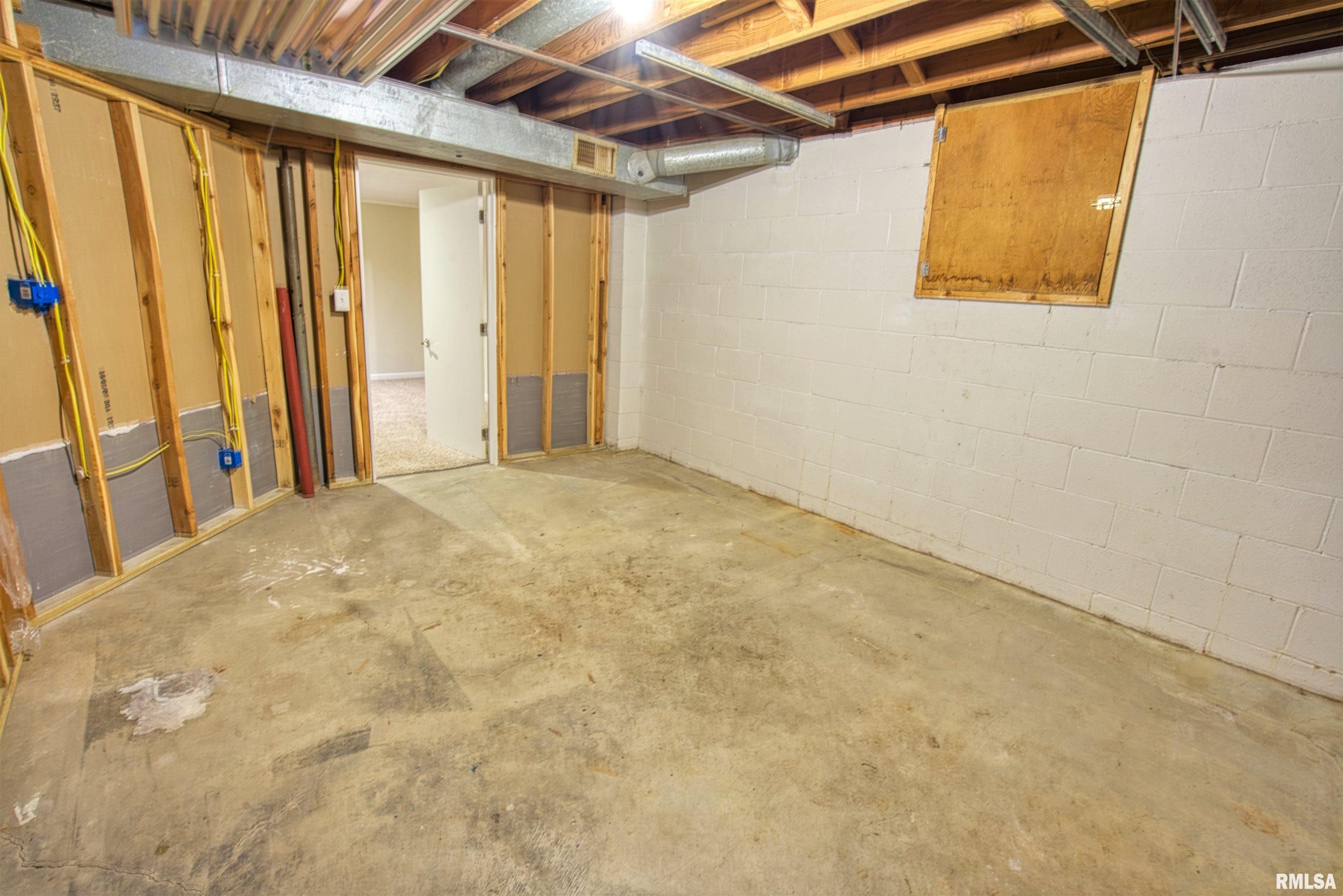 600 West Timber Ridge Drive Peoria, IL 61615 - Photo 18 of 22 Gallery Image 18