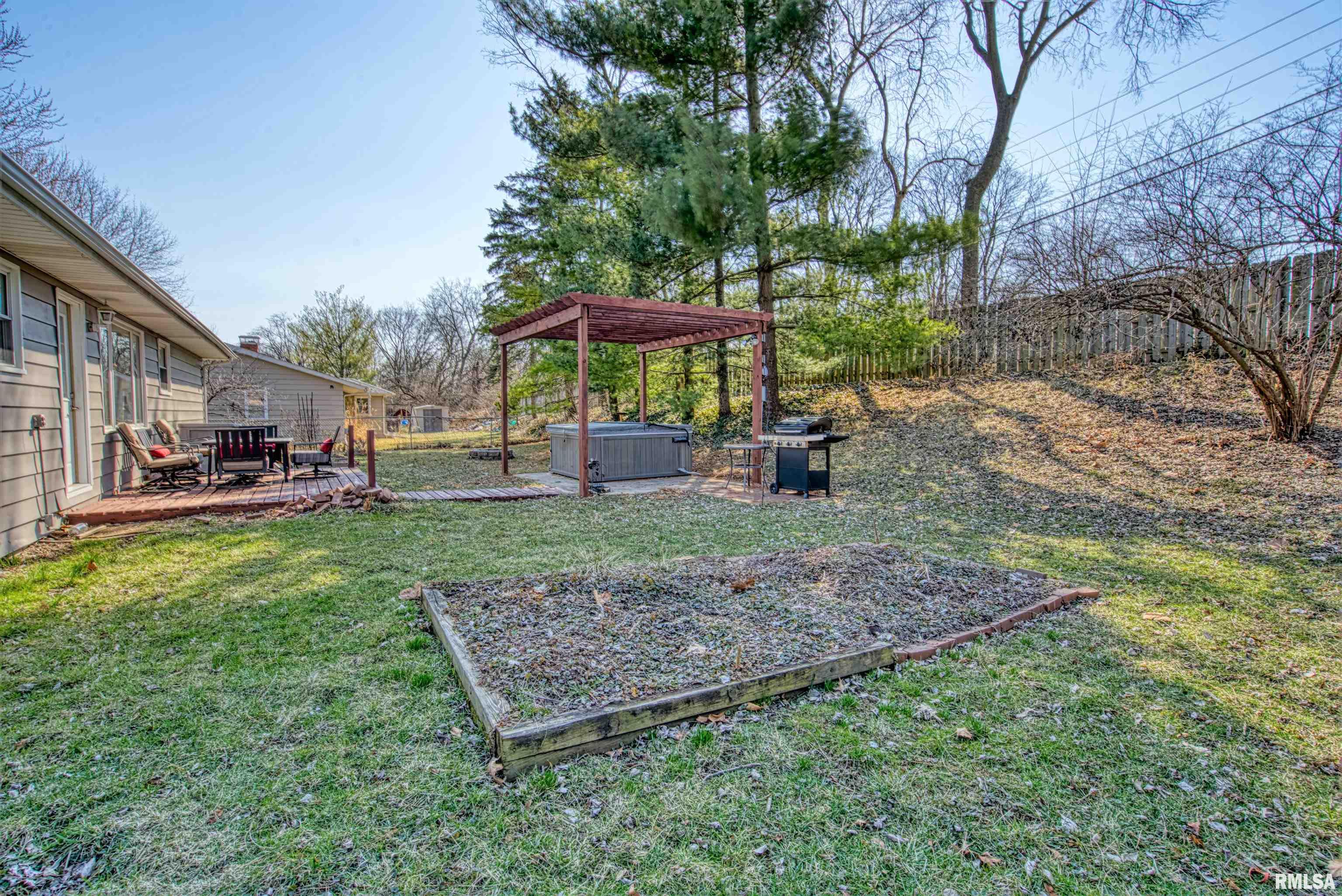 600 West Timber Ridge Drive Peoria, IL 61615 - Photo 19 of 22 Gallery Image 19