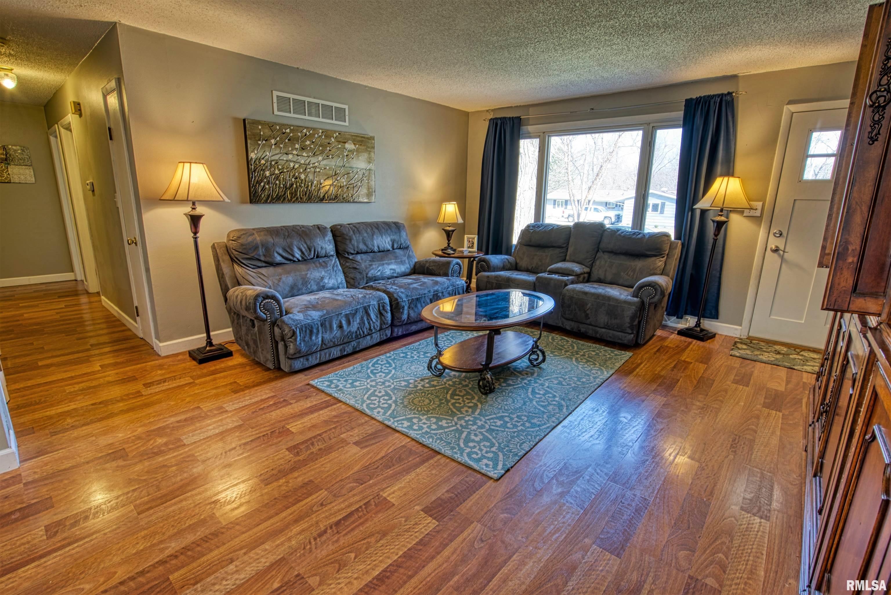 600 West Timber Ridge Drive Peoria, IL 61615 - Photo 3 of 22 Gallery Image 3