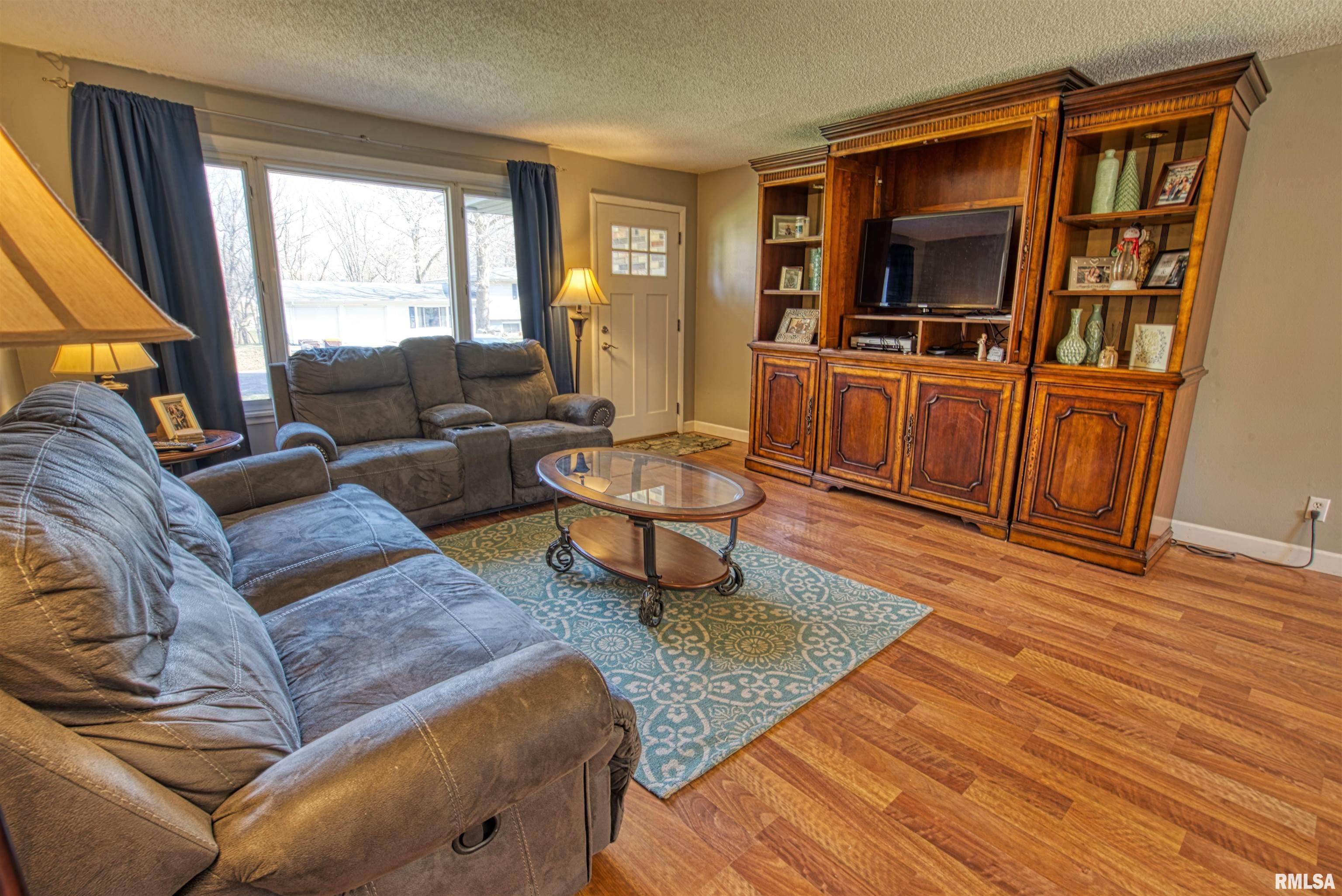 600 West Timber Ridge Drive Peoria, IL 61615 - Photo 4 of 22 Gallery Image 4