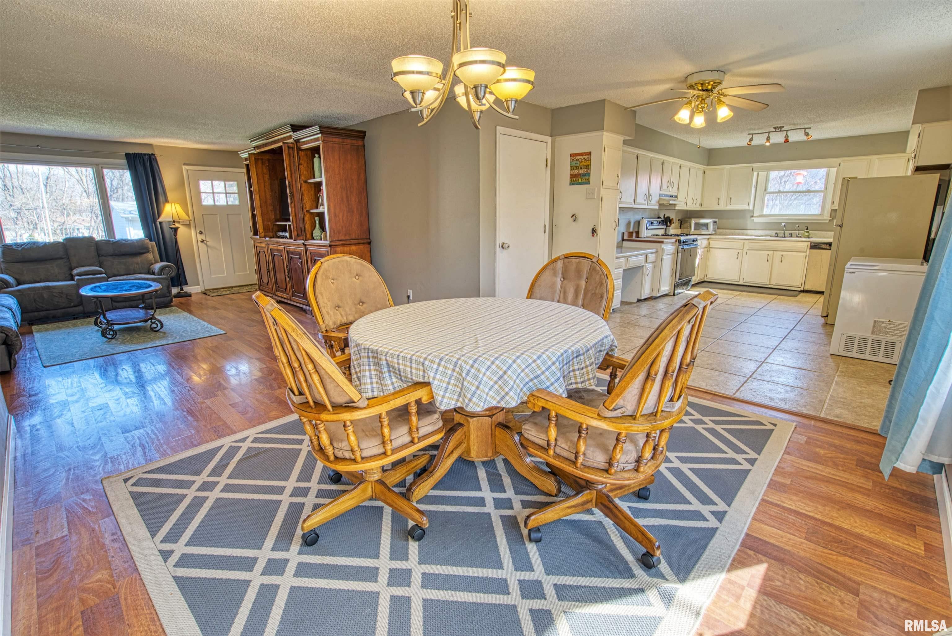 600 West Timber Ridge Drive Peoria, IL 61615 - Photo 6 of 22 Gallery Image 6