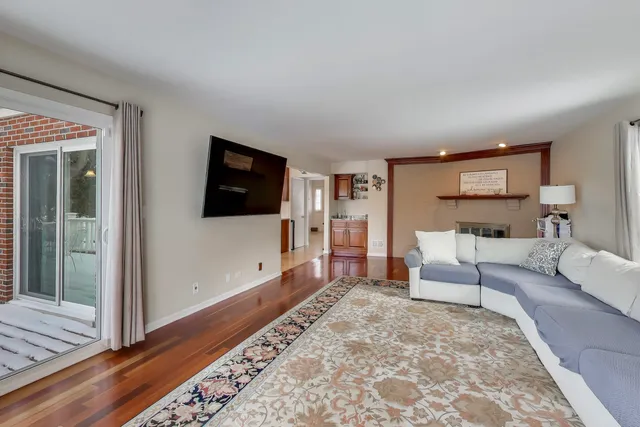 $989,000 | 26 Brandywine Road, South Barrington, IL 60010