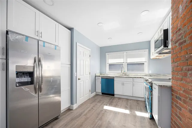 $2,500 | 97 11th Street, Unit 2, Providence, RI 02906