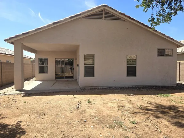 $2,135 | 2852 East Devon Court, Gilbert, AZ 85296