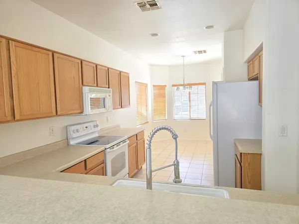 $2,135 | 2852 East Devon Court, Gilbert, AZ 85296