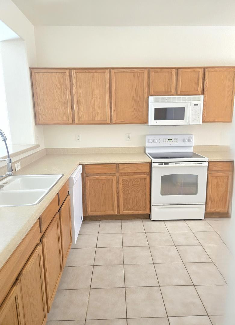 2852 East Devon Court Gilbert, AZ 85296 - Photo 7 of 28 Photo #7