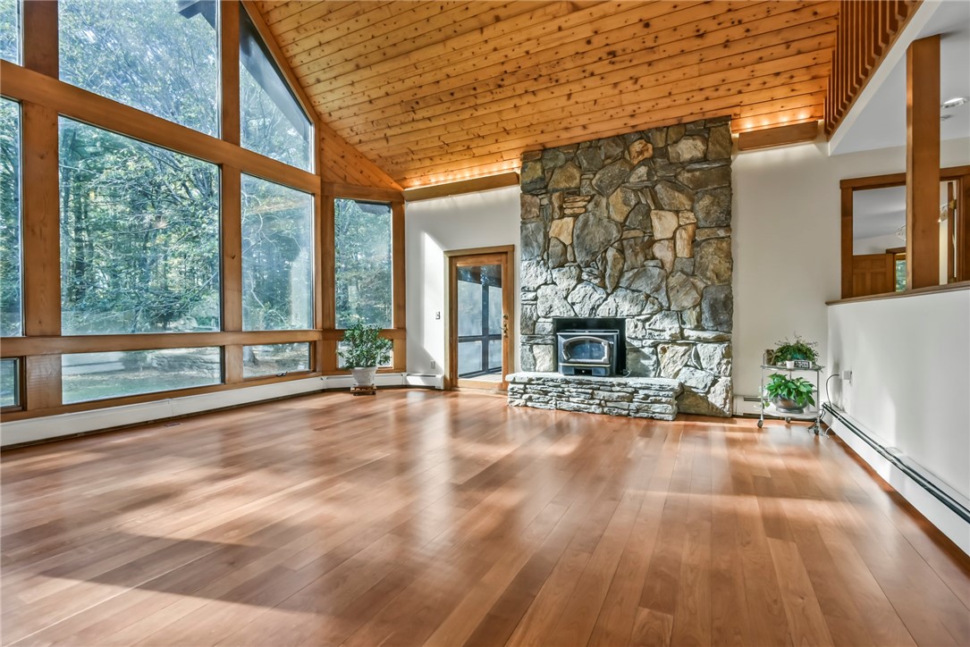 55 Ridge Drive Exeter, RI 02822 - Photo 2 of 37 Great Room 55 Ridge Dr Exeter, RI 02822