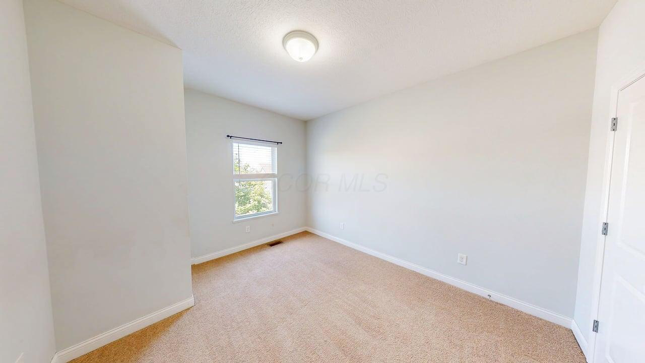 5597 Lantos Road Dublin, OH 43016 - Photo 22 of 32 5597-Lantos-Rd-08072025_061922