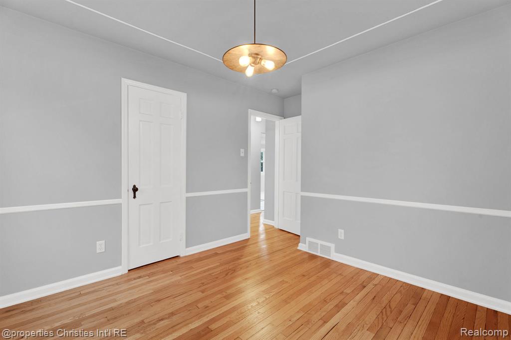 1748 Webster Street Birmingham, MI 48009 - Photo 11 of 32
