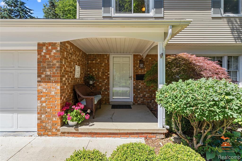 495 Springbrook Crescent Saline, MI 48176 - Photo 6 of 41