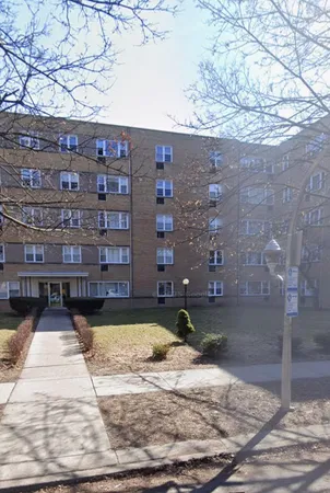 $1,675 | 6161 North Hoyne Avenue, Unit 512, Chicago, IL 60659