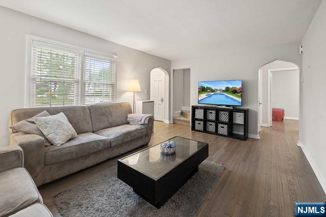 13-08 Plaza Road Fair Lawn, NJ 07410 - Photo 4 of 31