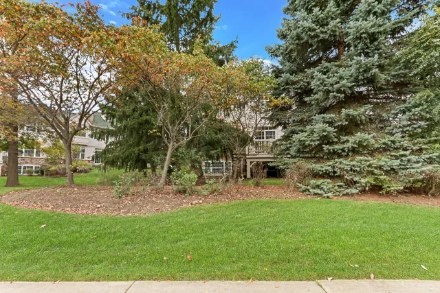 $495,000 | 418 Bay Tree Circle, Vernon Hills, IL 60061