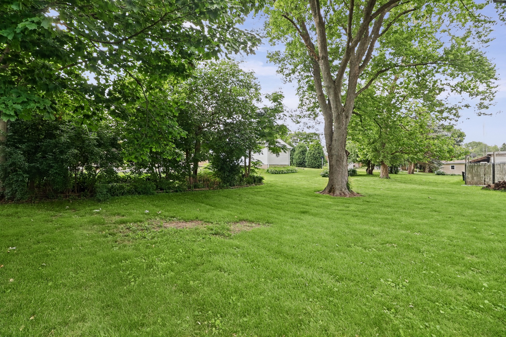 805 Garfield Road Harvard, IL 60033 - Photo 22 of 24 a view of park space