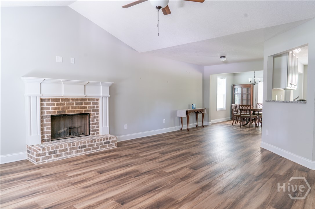 100 Dove Circle Colbert, GA 30628 - Photo 13 of 31 Living Room