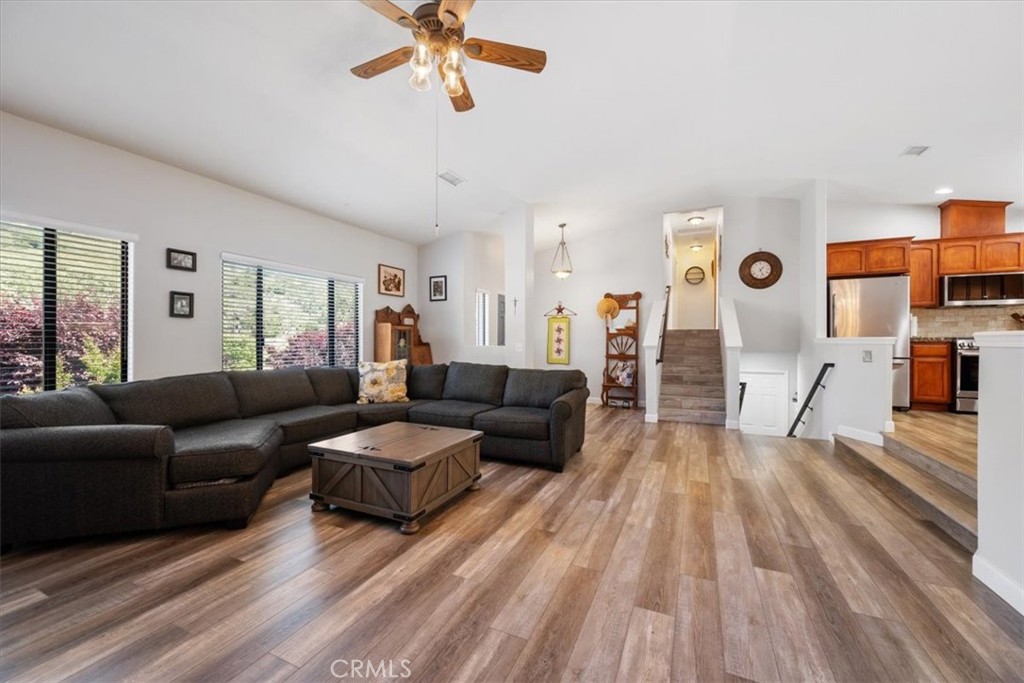 11625 Cenegal Road Atascadero, CA 93422 - Photo 6 of 54 a living room with furniture and wooden floor